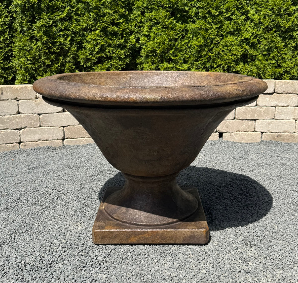 Avanti Low Estate Garden Urn 36" Diameter