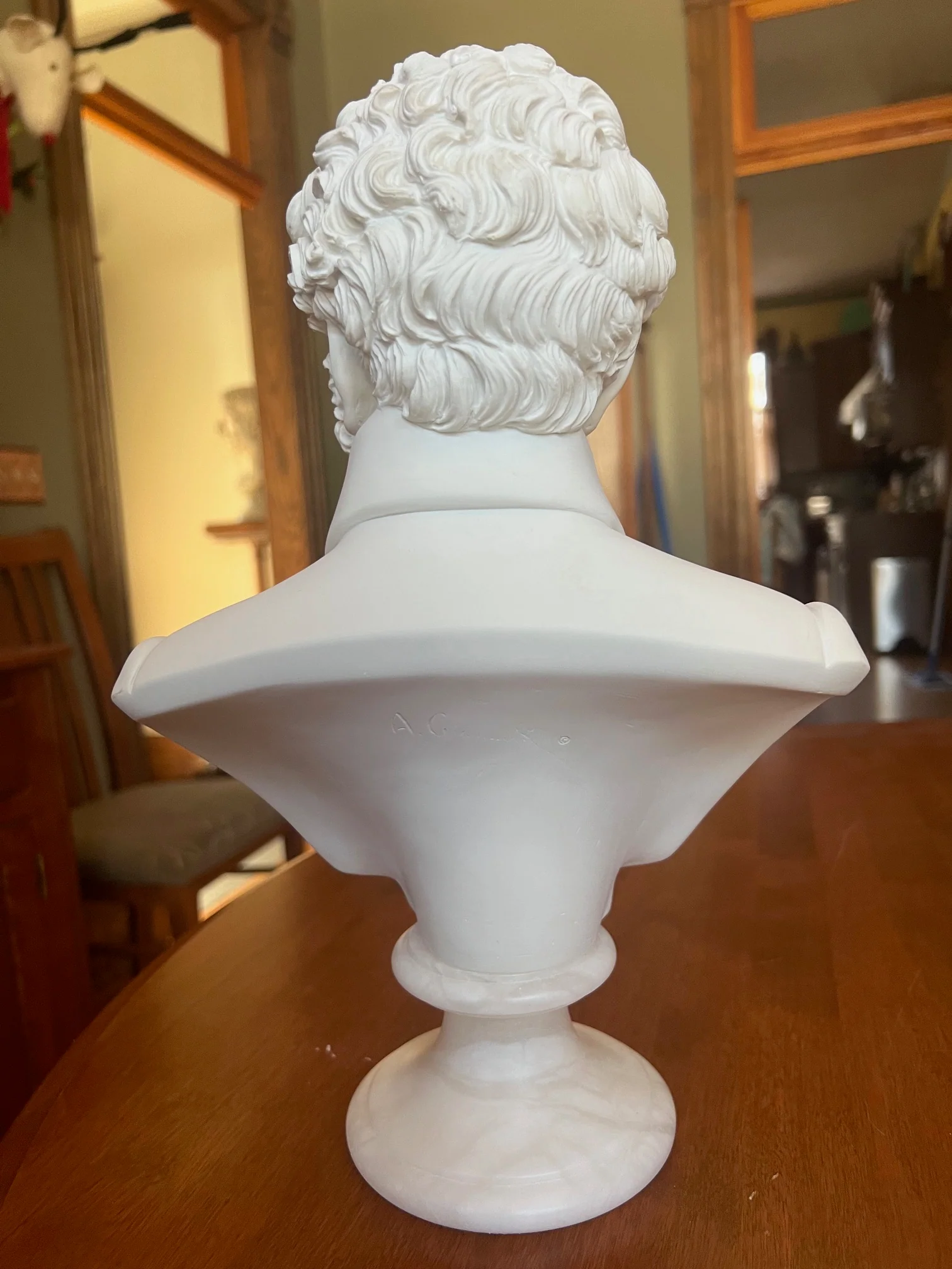 Bellini Bust Sculpture — Fine Italian Alabaster Portrait - Image 9