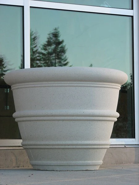 Bristol Grand Estate Garden Planter 48"