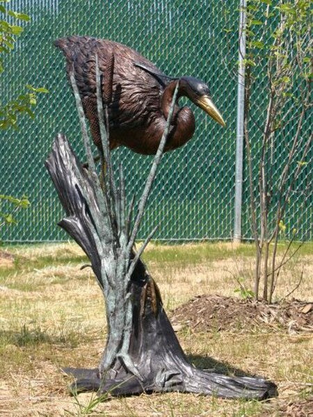 Heron on Branch Garden Bronze Sculpture - Image 3