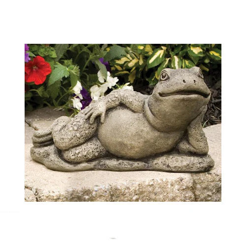 Hugo the Frog Garden Sculpture - Image 2