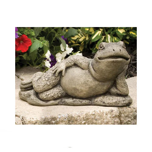 Hugo the Frog Garden Sculpture - Image 4