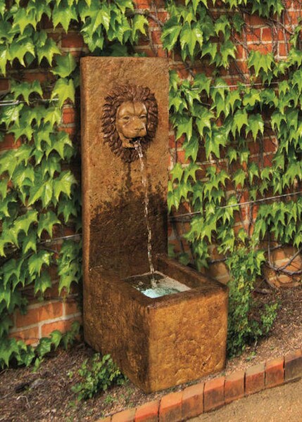 Lion Single Spout Wall Fountain