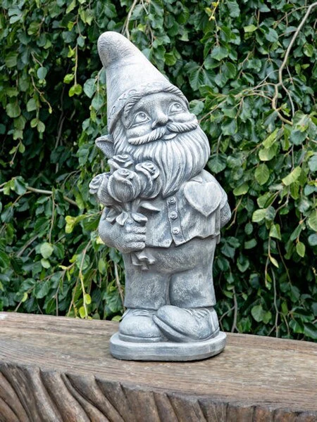 Lovey-Dovey Larry Smitten Garden Gnome - Image 2