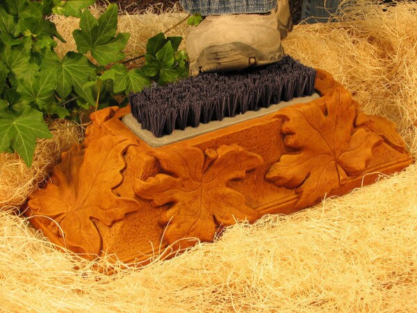 Maple Leaf Bootbrush - Image 2