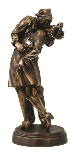 Navy Sailor Kissing Nurse Sculpture - Image 2