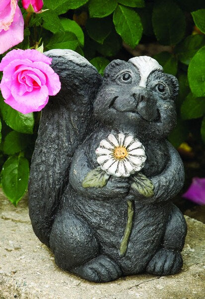 Sweet Sue - Skunk Statue