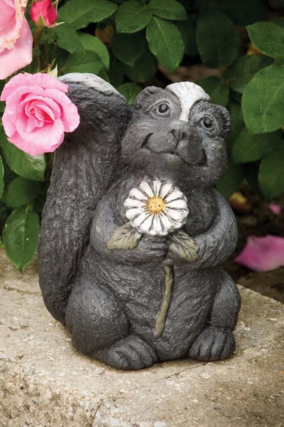 Sweet Sue - Skunk Statue - Image 2
