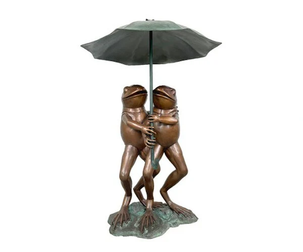 Two Frogs Holding Umbrella Water Feature - Image 2